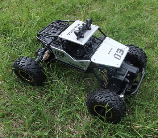 Большой внедорожник RC 4x4 с дистанционным управлением и батарейками типа АА