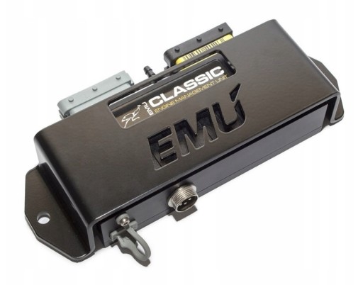 ECUMASTER EMU CLASSIC и ЧЕРНОЕ крепление для компьютера