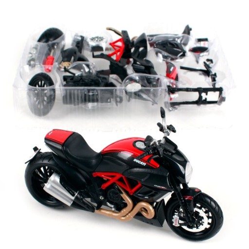 Складная модель Ducati Diavel Carbon в масштабе 1:12