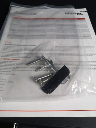 Биометрический сейф малой вместимости Masterlock LX110BEURHRO