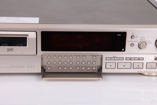 Magnetofon cyfrowy DAT Sony DTC-60ES