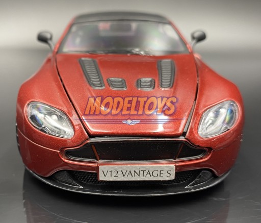 Aston Martin V12 Vantage S в масштабе 1:24, Motormax 79322