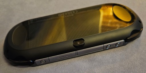 Sony PS Vita 3G PCH1104 4ГБ + FIFA ФУТБОЛ ДЕШЕВО!