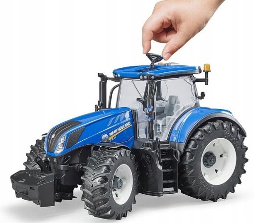 BRUDER 03120 Трактор New Holland со съемными колесами