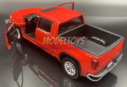 GMC Sierra 1500 SLT Crew Cab в масштабе 1:27, Motormax 79361