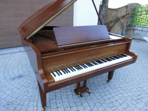 Fortepian dla Konesera Grotrian Steinweg G185 brzmi jak dzwon