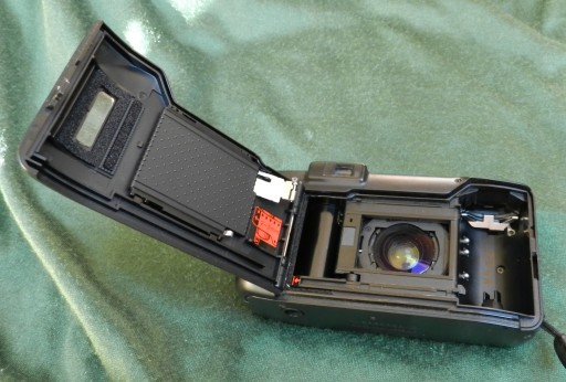 компактная камера с суперобъективом NIKON ZOOM 310 AF 35-70 мм