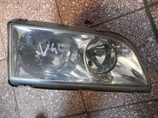 ФОНАРЬ ПЕРЕДНИЙ ПРАВЫЙ 1ag007861-34 VOLVO V40