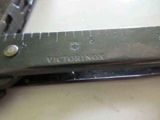 VICTORINOX WIELOFUNKCYJNE KOMBINERKI KIESZONKOWE