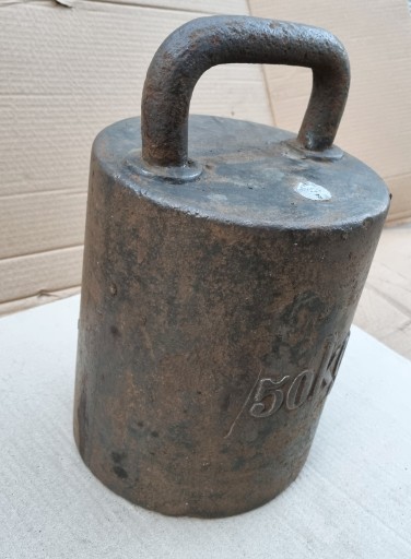 Весы 50 кг, с маркировкой стандартного веса.