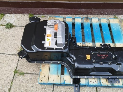 АККУМУЛЯТОР JEEP RENEGADE LIFT 68484317AR