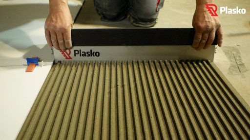 Plasko SOLID 12 зубчатый шпатель с чехлами 300мм