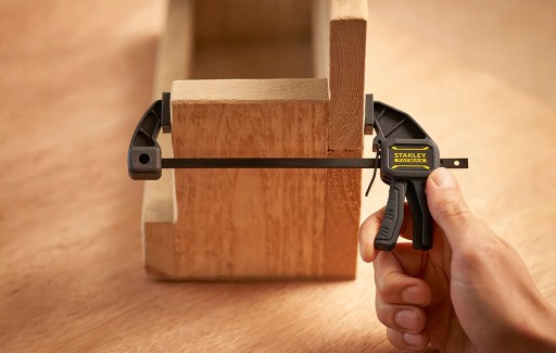 АВТОМАТИЧЕСКИЙ ЗАЖИМ STANLEY MINI 83-231