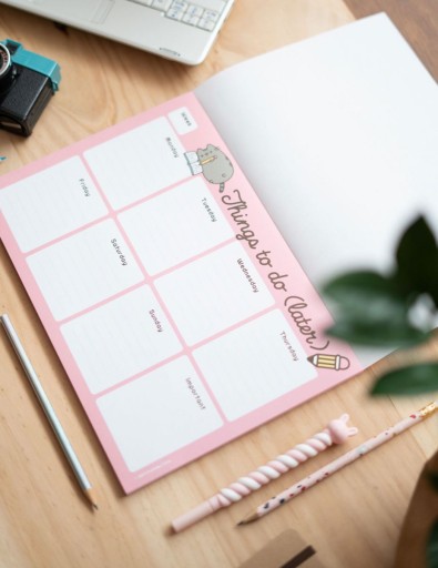 Еженедельный ежедневник Pusheen Rose Collection А4