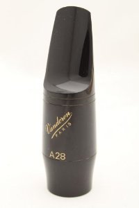 Традиционный мундштук для альт-саксофона V5 Vandoren A28, модель SM419.