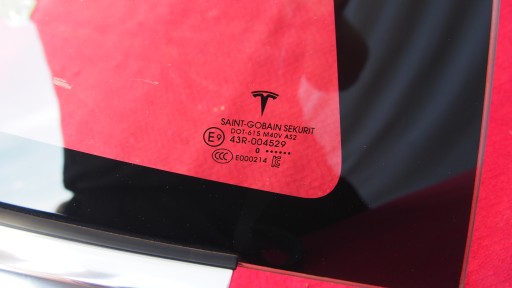 Tesla 3 Заднее стекло Правый кузов хром NICE