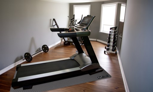 Mata ochronna pod sprzęt FITNESS BIEŻNIE ORBITREK ROWER WIOŚLARZ 135x70