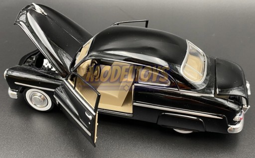 Mercury Coupe 1949 1:24 модель Motormax 73225 черный