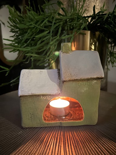 Domek ceramiczny oliwkowy na tealight dekoracja