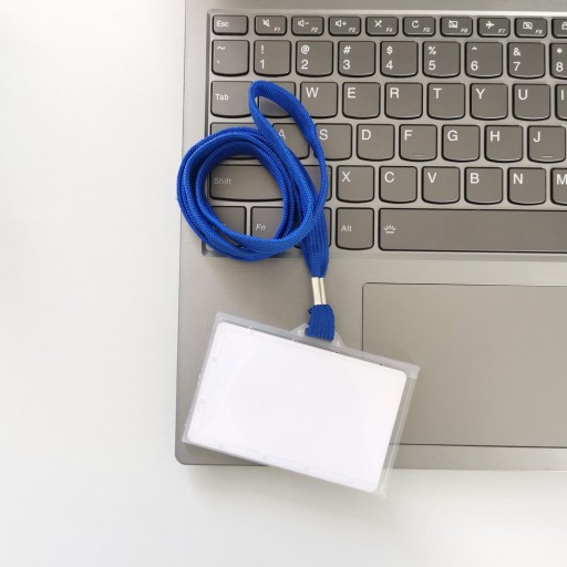 Holder ETUI IDENTYFIKATOR NA KARTY SMYCZ