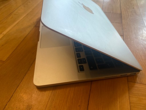 Ноутбук Macbook Pro 13 дюймов Intel Core i5 2,9 ГГц 8 ГБ / 512 ГБ блок питания