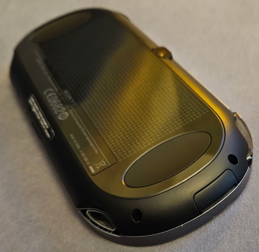 Sony PS Vita 3G PCH1104 4ГБ + FIFA ФУТБОЛ ДЕШЕВО!