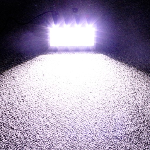 LEDOWE ŚWIATŁA SCENICZNE 18 STROBOSKOPOWE LED