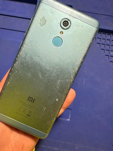 REDMI 5 поврежденный экран на запчасти