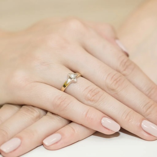 Pierścionek W-155 0,12ct brylanty żółte złoto 585