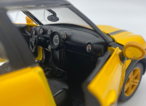 MINI Cooper S Countryman с багажником на крыше 1:24 модель Motormax 79752