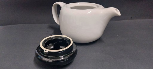 Чайник, старая керамика, черно-белый, Туловице, 1980-е, дизайн