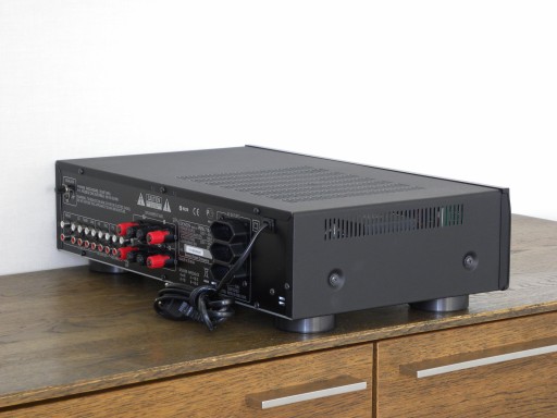DENON PMA-710AE черный – стереоусилитель, 2x85Вт/4Ом, пульт дистанционного управления, фонокорректор