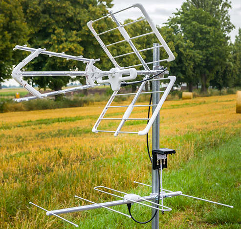 Zestaw Spacetronik EOS DVB-T2 UHF+VHF H/V +sumator