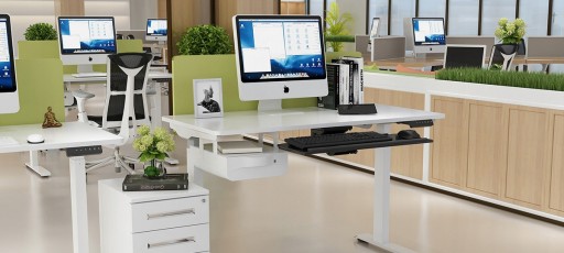 Регулируемая рама для работы стоя.