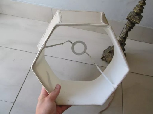LAMPA Z ABAŻUREM 72CM