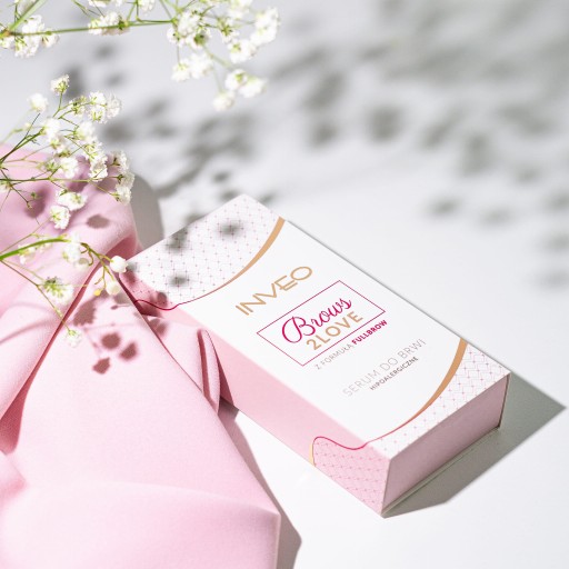 Сыворотка для бровей Brows2Love, ускоряющая рост благодаря формуле FullBrow.