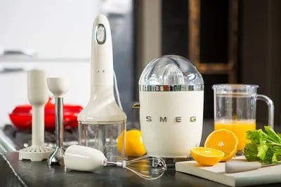 Smeg - Соковыжималка для цитрусовых, сливки CJF01CREU
