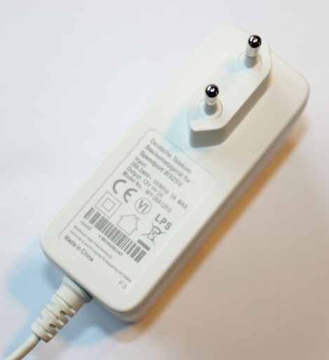 Зарядное устройство для питания роутера Telekom W925V 12В 36Вт