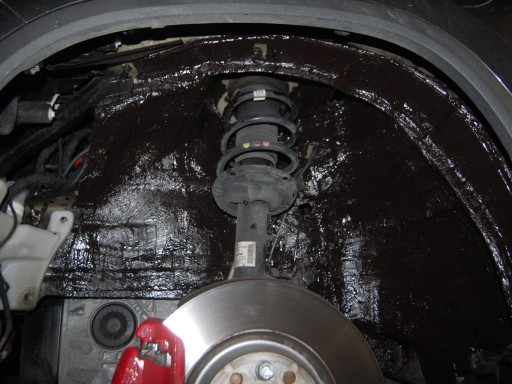 Шумоизоляция колесных арок автомобиля Noise Liquidator, масса на щетку: 1 кг.