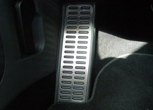 Podstopnica spocznik VW Volkswagen Golf 5 03- 2009