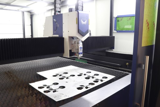 Laser CNC do cięcia blach 1.5kW IPG Niemcy 4,0x2,5