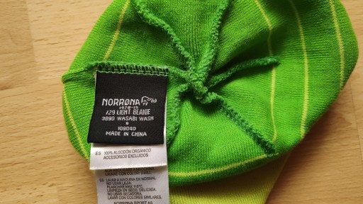 Вязаная шапка Norrøna, разноцветная, размер S.