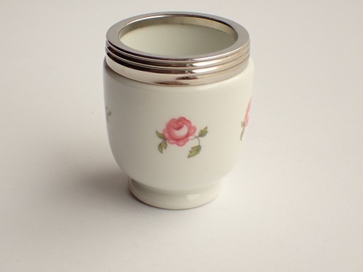 Королевский вустерский фарфор, сделанный в Англии.