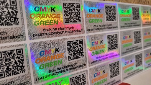 ВОДОНЕПРОНИЦАЕМЫЕ голограммные наклейки с логотипом CMYK + БЕЛЫЙ