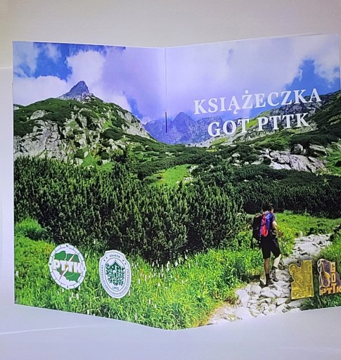 4 предмета получили туристическую книгу pttk для коллекционирования подарочных марок