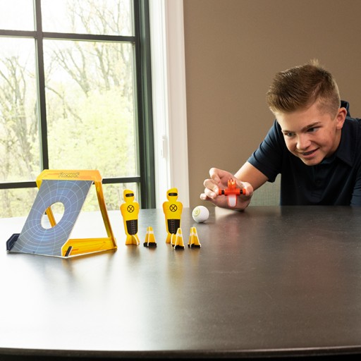 Foosbots настольный футбол Fat Brain Toys игровая площадка