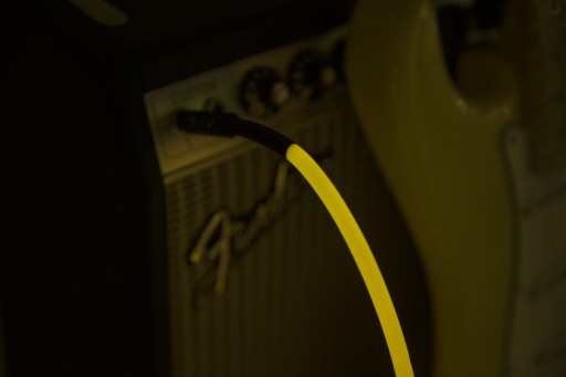 Гитарный кабель FENDER 3м светится в темноте GLOWING