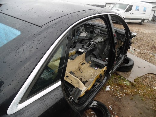 Audi a8 d3 длинная хромированная полоса кузова справа налево
