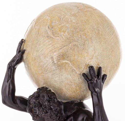 Figurka Atlas dekoracyjna mężczyzna dźwigający kulę ziemską 43x17x15 168606