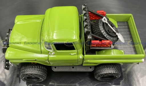Chevy Apache серии OFF ROAD, масштаб 1:24, Motormax 79135